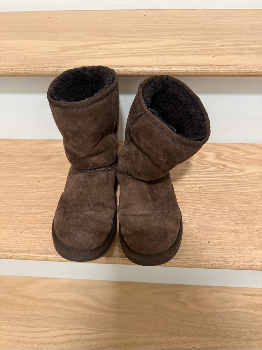 UGG Women’s Size 7 Dark Brown Short Boots